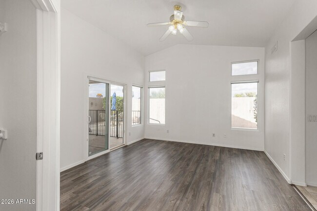 Building Photo - 16243 N Oachs Dr