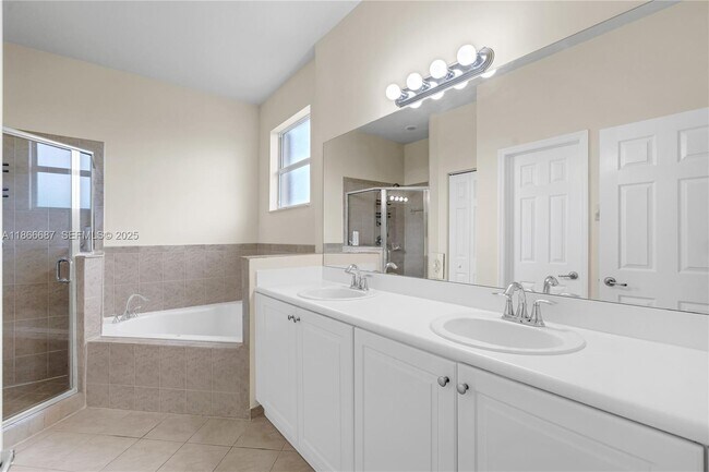 Building Photo - 363 NE 25th Terrace