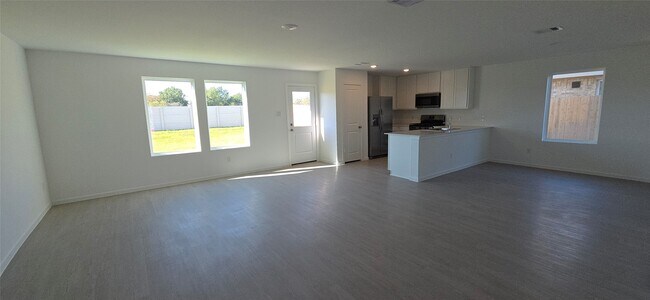 Building Photo - 6803 Flowering Ginger Ln