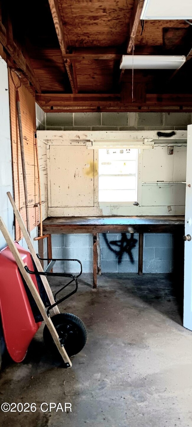 Building Photo - 648 N 9th Plaza