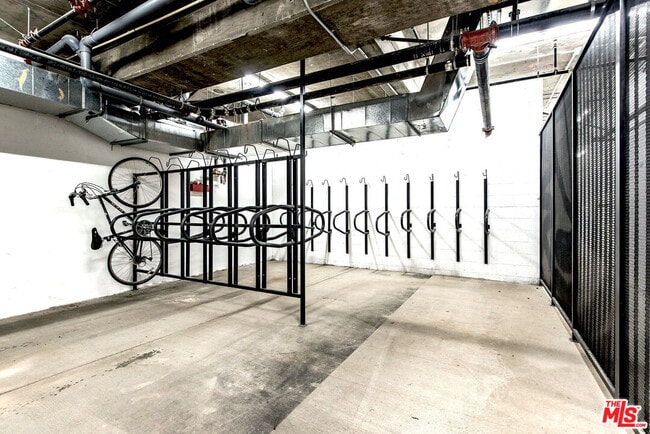 Building Photo - 1237 S Holt Ave