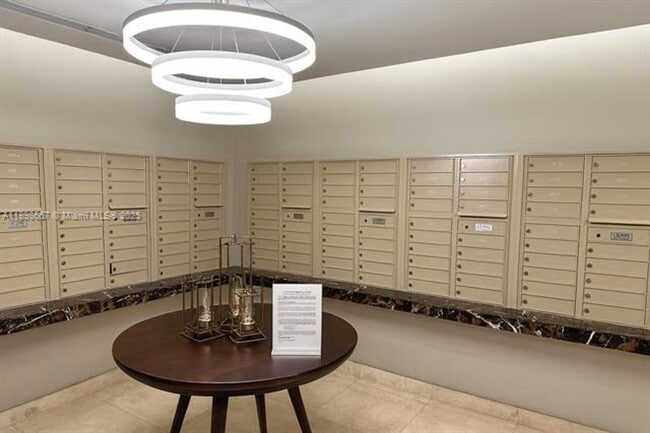 Building Photo - 15901 Collins Ave