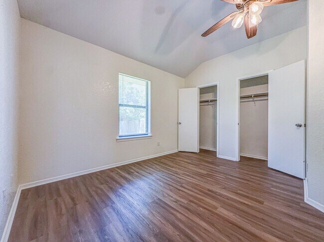 Building Photo - 1103 Shanarae Cir