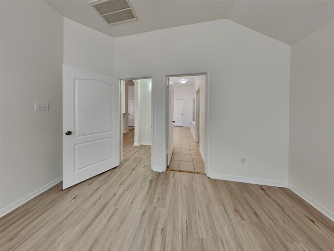 Building Photo - 19215 Mustang Pointe Ln