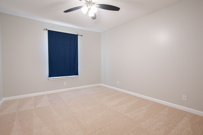 Building Photo - 1701 Autumnwood Blvd