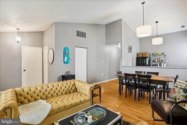 Building Photo - 13348 Neerwinder Pl