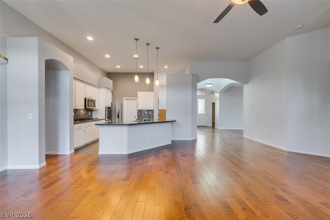 Building Photo - 2042 Poetry Ave