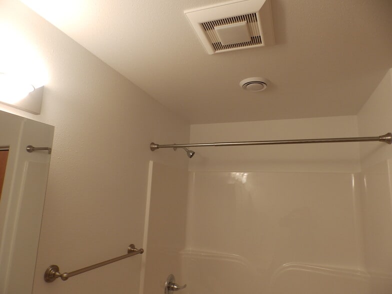 Building Photo - 36357 Blue Bird Cir