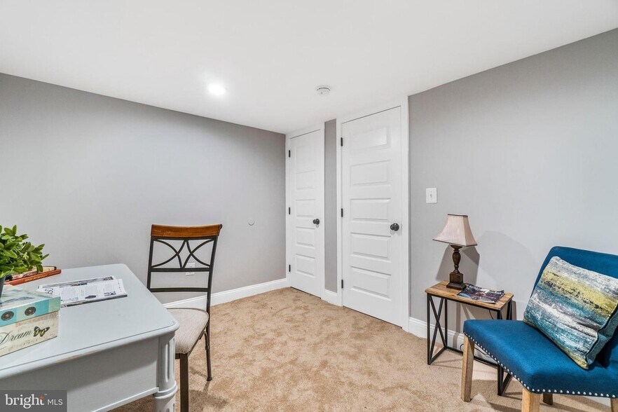 Building Photo - 1530 Covington St