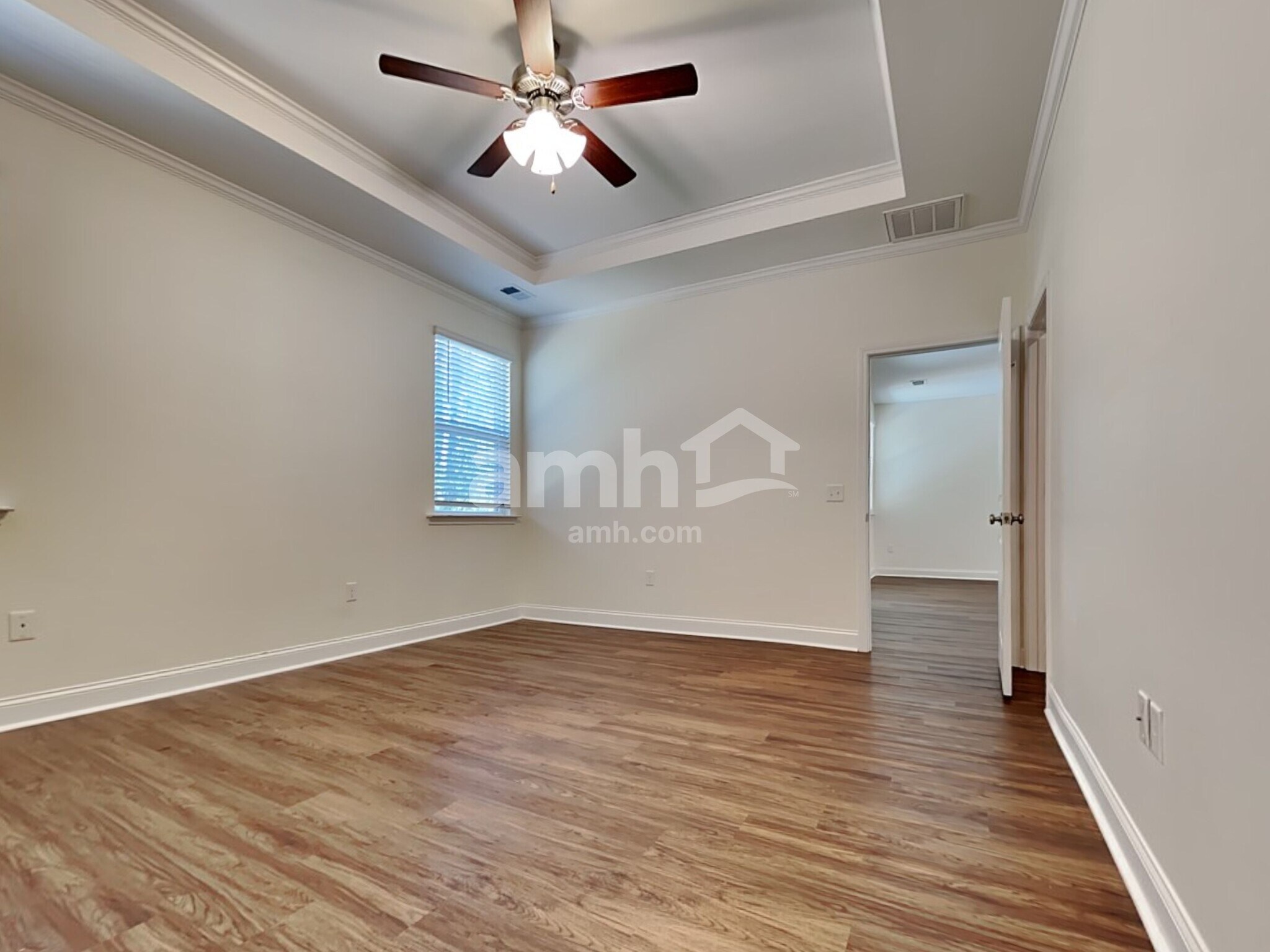 Building Photo - 226 Swan Dr