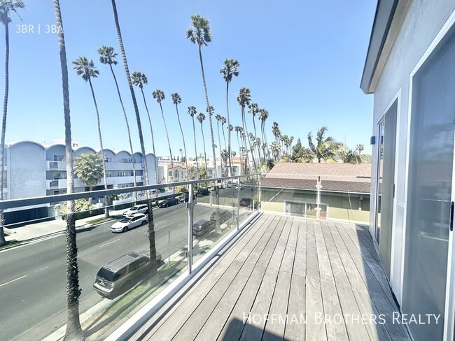 Building Photo - 947 4th St Santa Monica, CA 90403