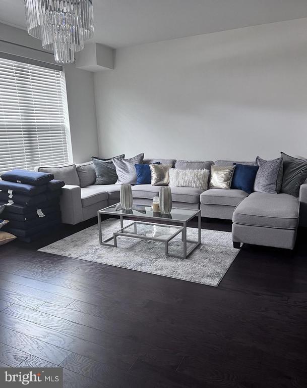 Building Photo - 7310 Wood Pond Cir