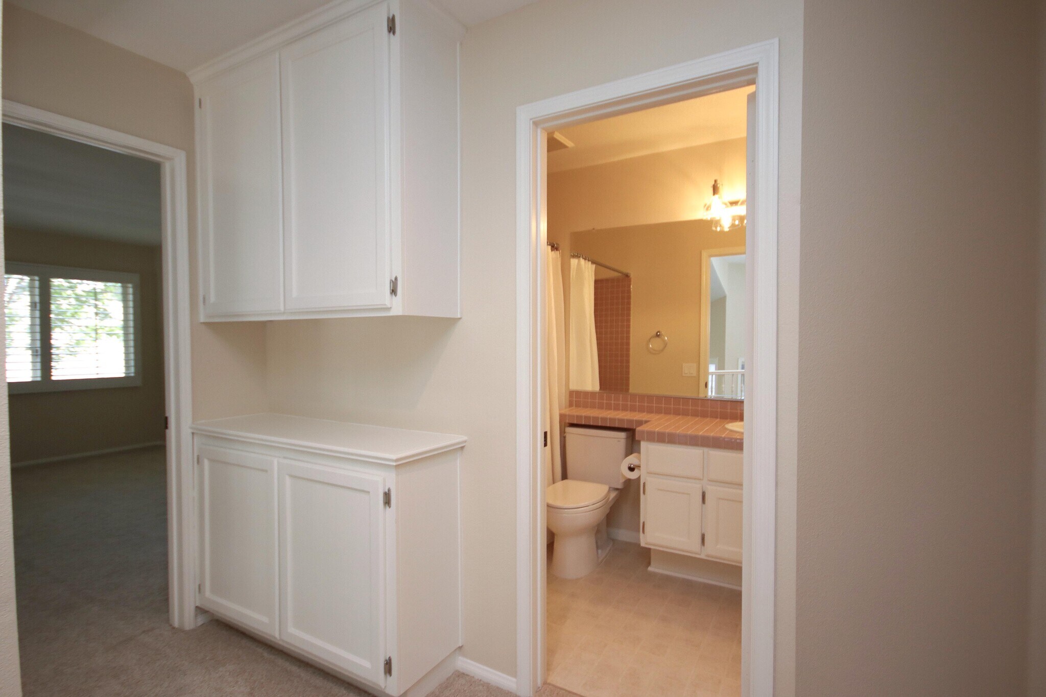 Building Photo - 1074 Rocton Dr
