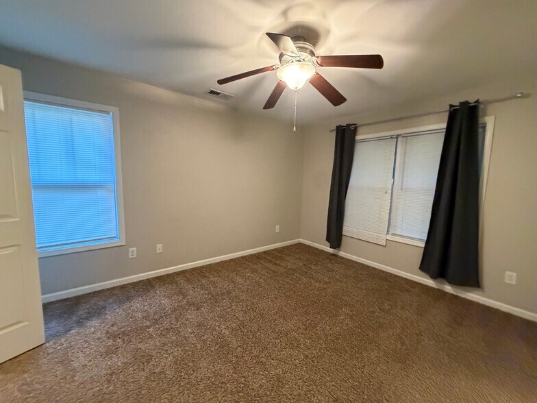 master bedroom - 2215 Greene St