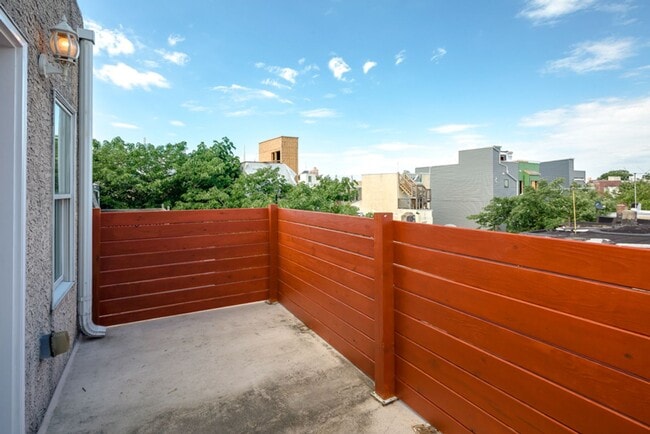 Building Photo - Four Bed Point Breeze Home