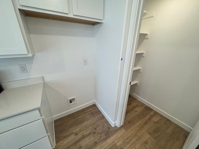 Building Photo - Brand New Long Valley Town home!!