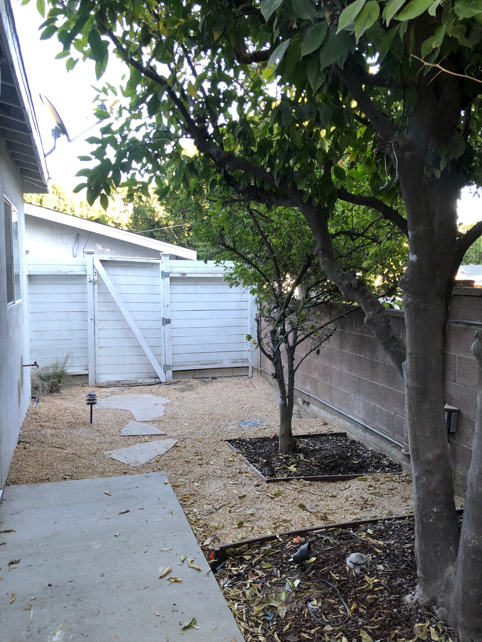 Building Photo - 4831 Alcove Ave