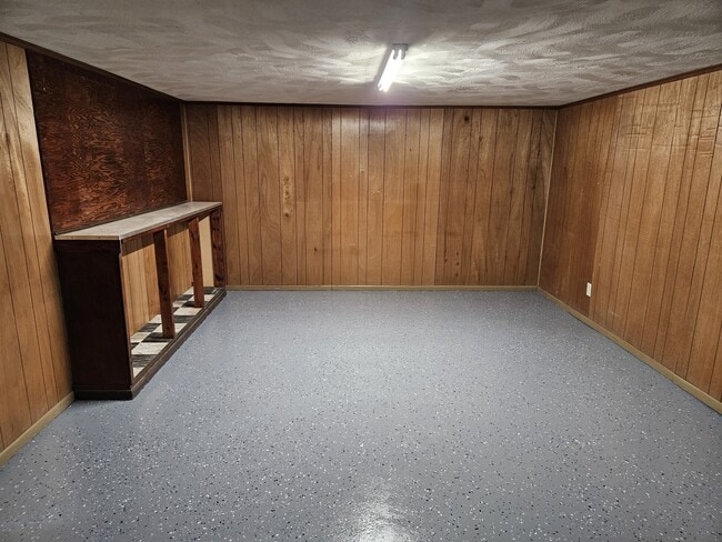 Building Photo - 1310 W Dakota St