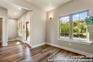 Building Photo - 1216 Canyon Lake Dr