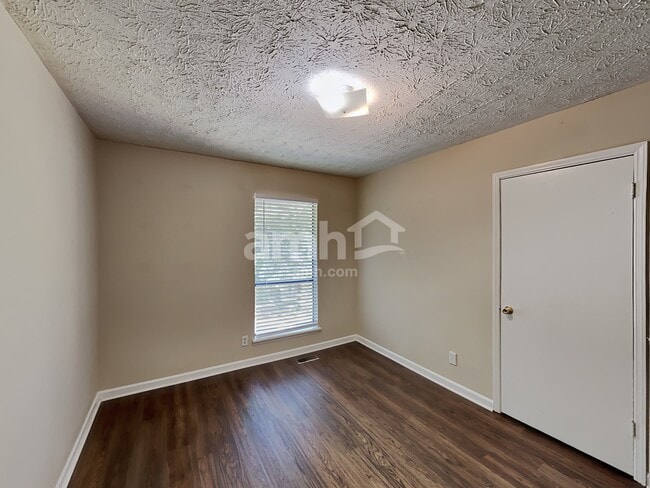 Building Photo - 4758 Jamerson Forest Cir