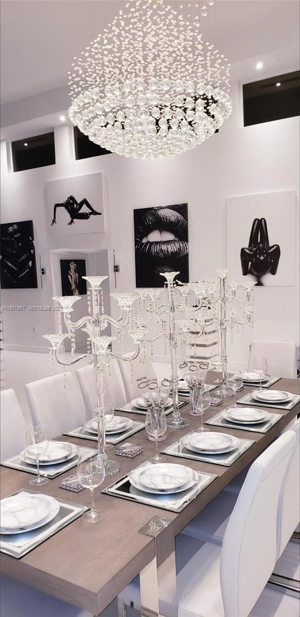 Building Photo - 6003 Umbrella Tree Ln