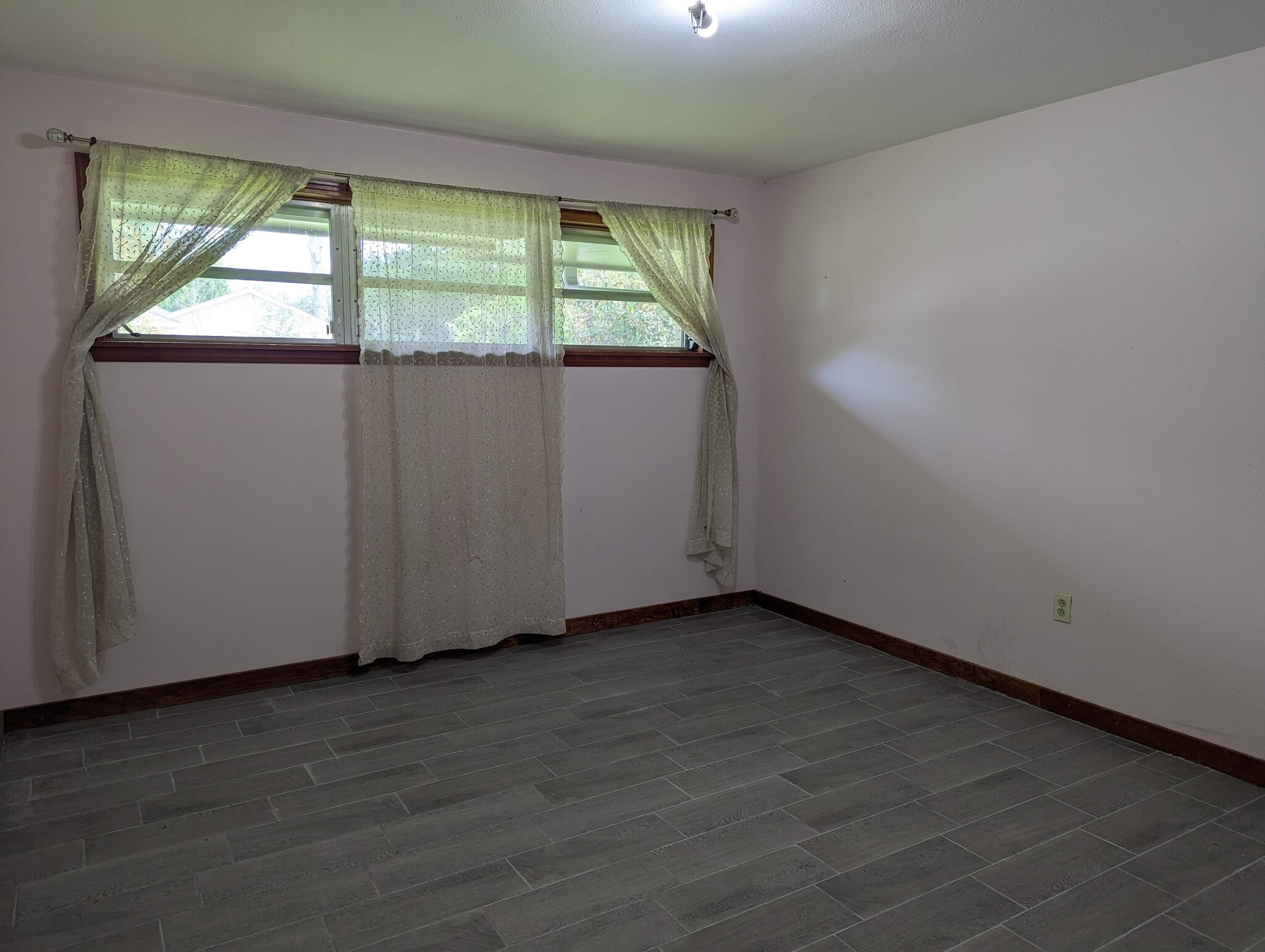 Building Photo - 917 Fremaux Ave