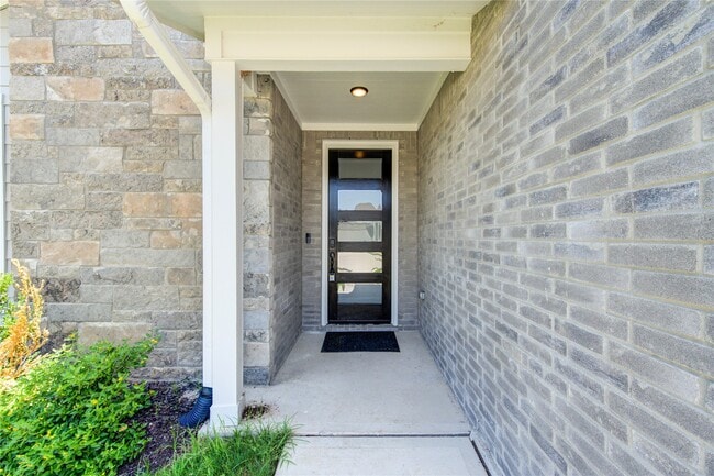Building Photo - 6205 Daytona Dr