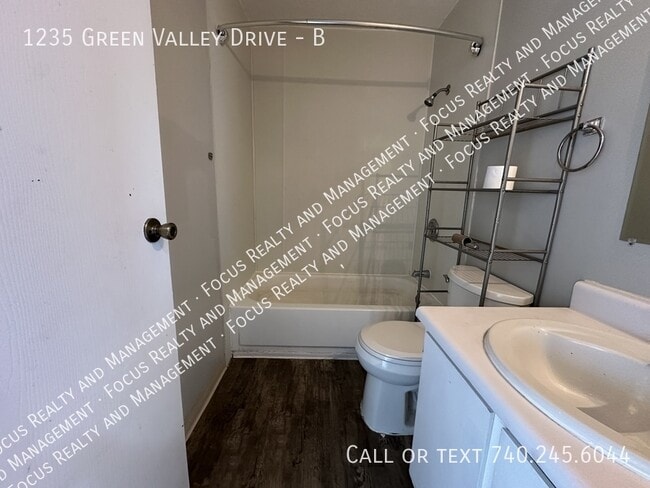 Building Photo - 1235 Green Valley Dr