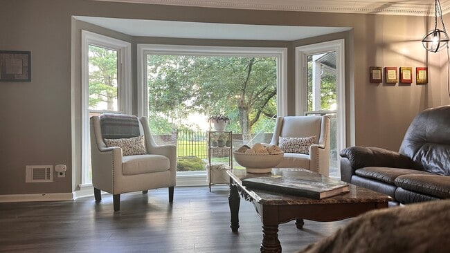 Building Photo - 6718 Deep Creek Dr