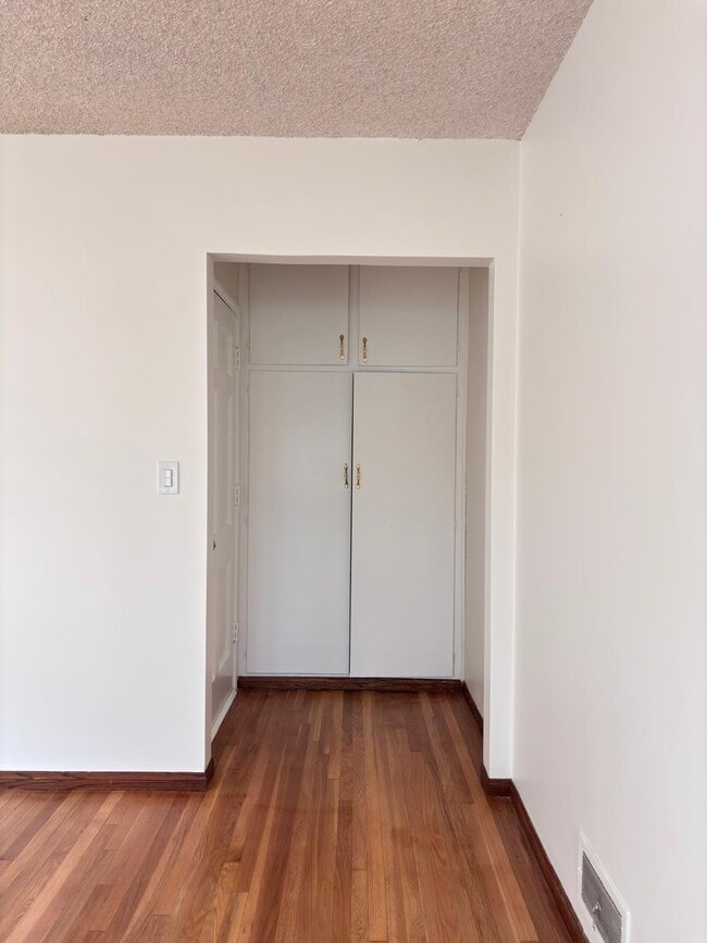 Building Photo - 12147 Hallwood Dr