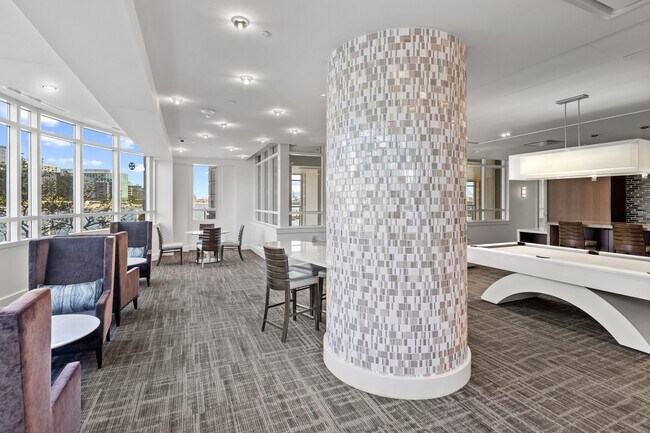 Building Photo - 100 Harborview Dr