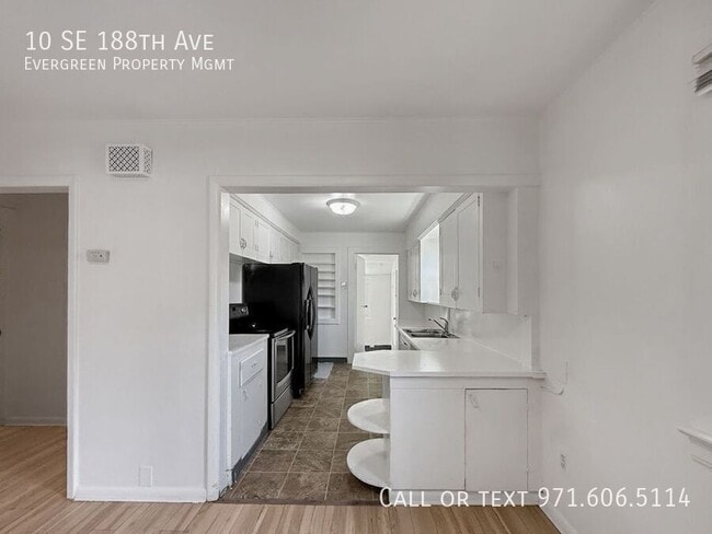 Building Photo - 10 SE 188th Ave
