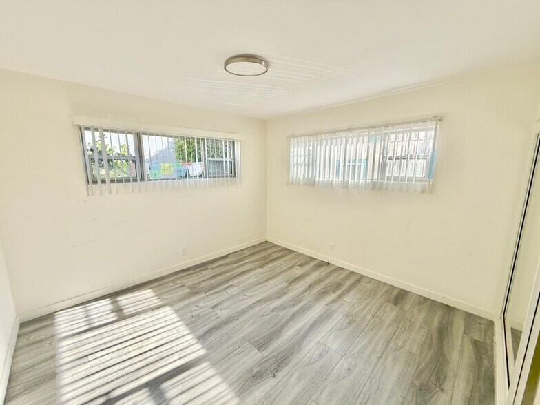 Building Photo - 231 California Ave