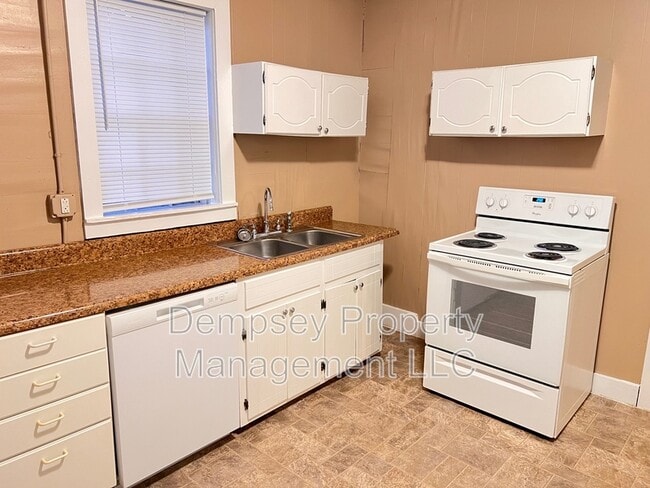 Building Photo - 3008 7th St