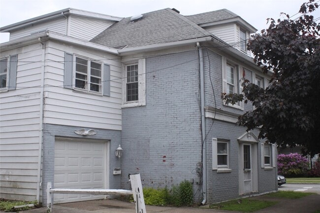 Primary Photo - 2902 Cascade St
