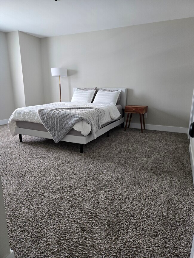 Building Photo - 506 Sudbury Dr