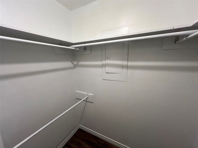 Building Photo - 513 Stewart Ln
