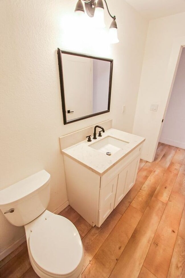 Building Photo - Modern 3 Bed Home for Rent in Riverside CA 92507 Garage Available