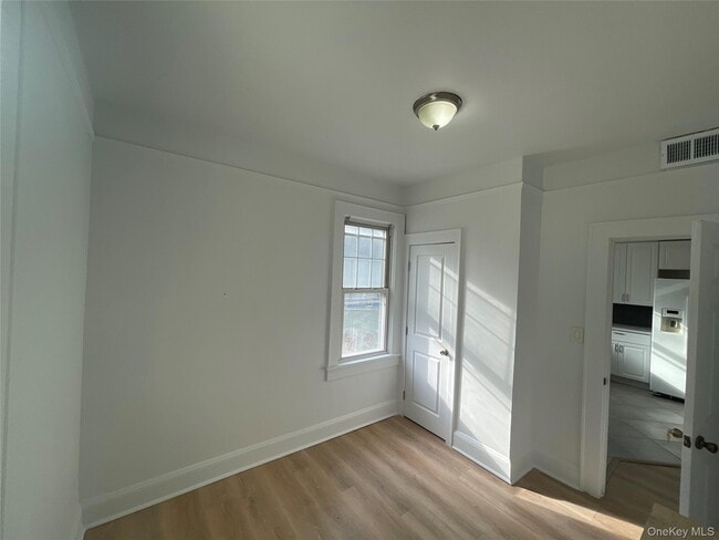 Building Photo - 46 Gordon St