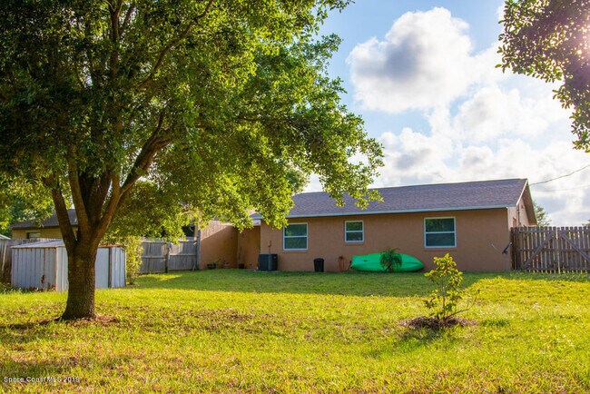 Building Photo - 3019 Sea Gate Cir
