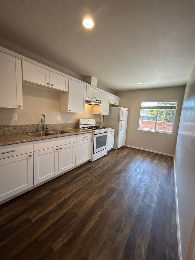 Building Photo - 1 Bed/1 Bath in North Park