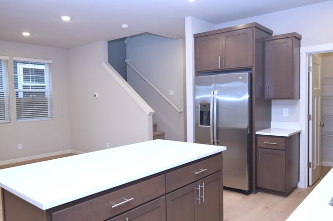 Building Photo - 8408 SE Quincy St