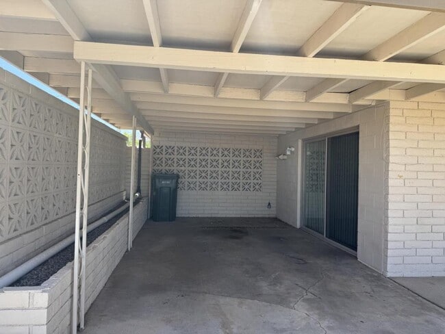 Building Photo - 1918 Miami Ave