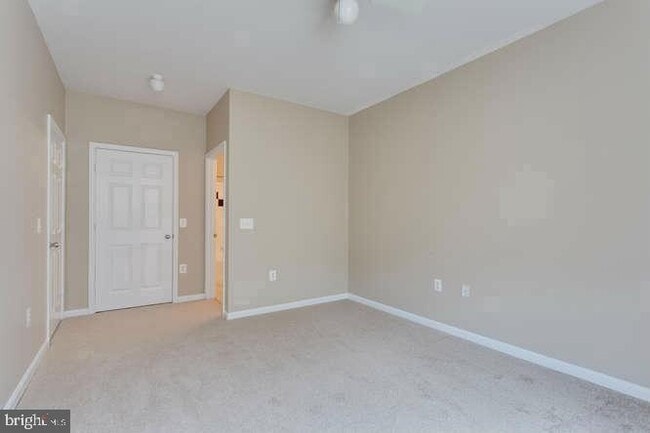 Building Photo - 2765 Centerboro Dr