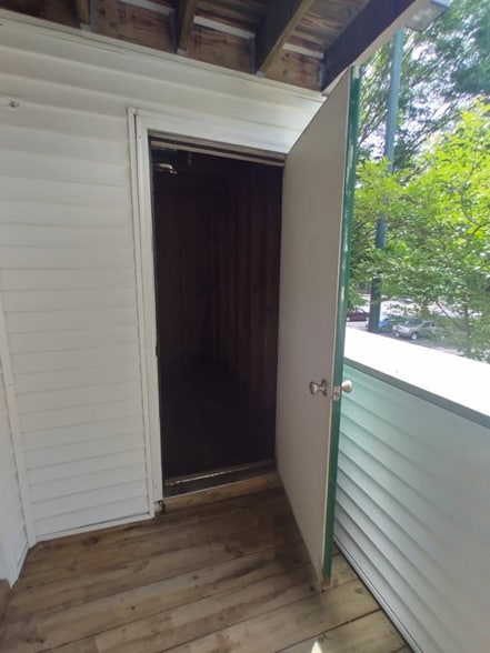 Building Photo - 600 Reusens Rd