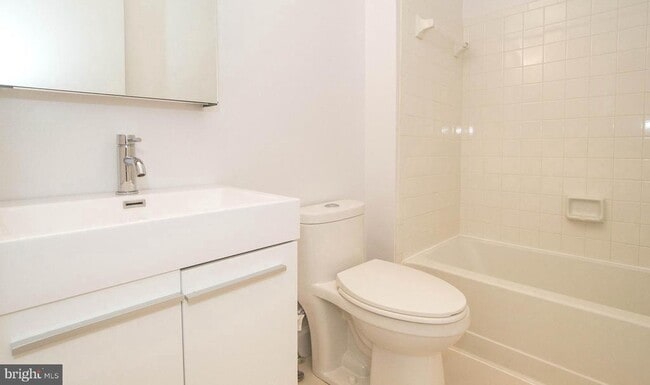 Building Photo - 3335 Oakshade Ct