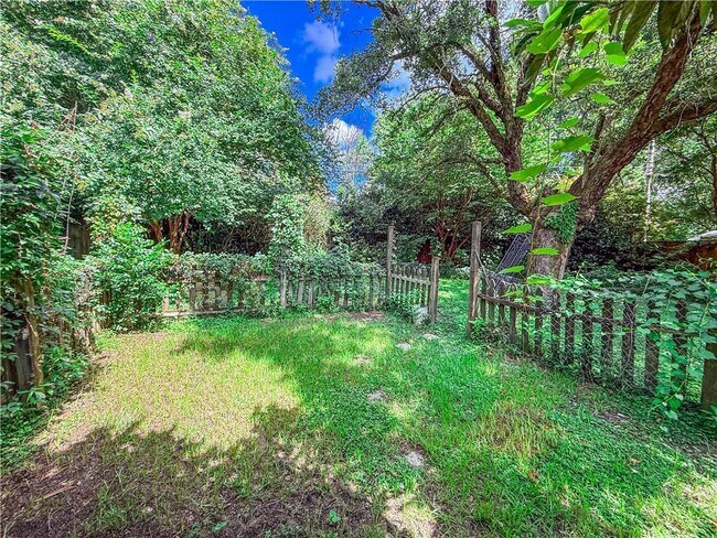 Building Photo - 2772 N Grafhill Dr