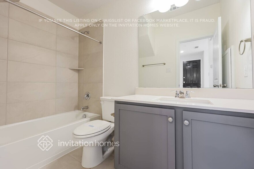 Building Photo - 746 Bonnet Trl