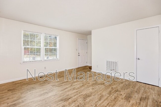 Building Photo - 816 Pilot Ave