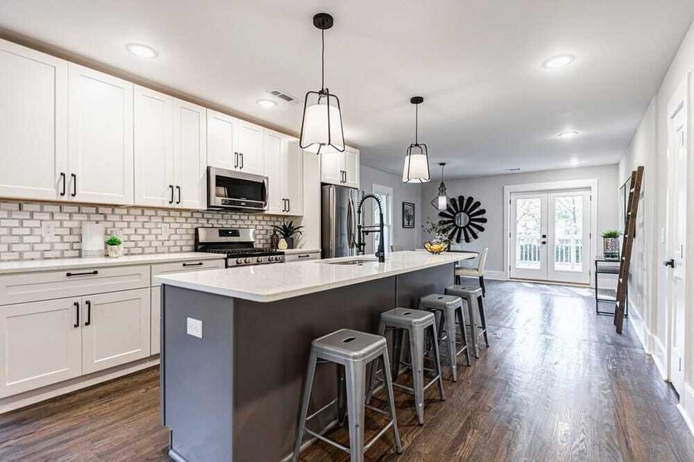 Building Photo - 728 Pearce St SW